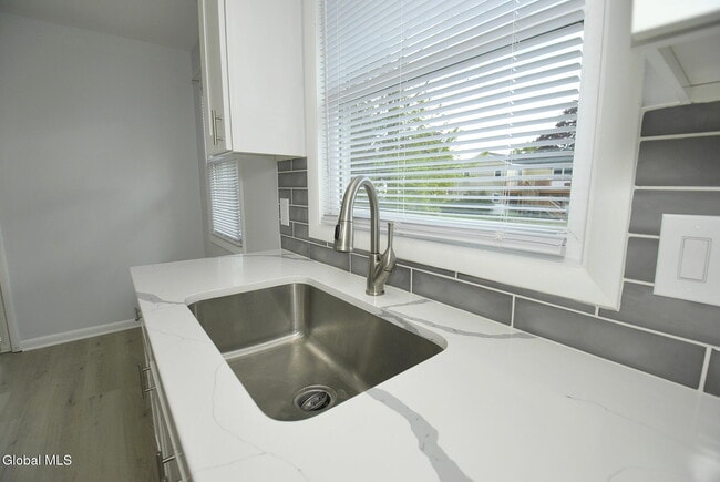 Building Photo - 33 A Ledgewood Dr