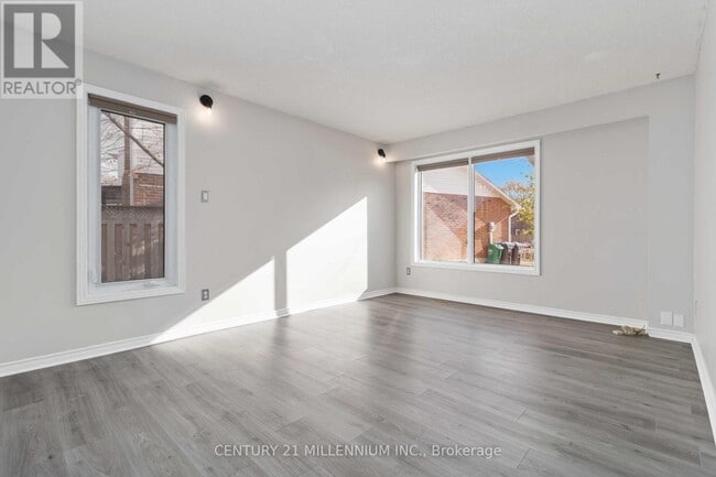 Building Photo - 53 Courtleigh Square