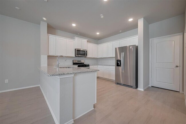 Building Photo - 2902 Scanlan Mdw