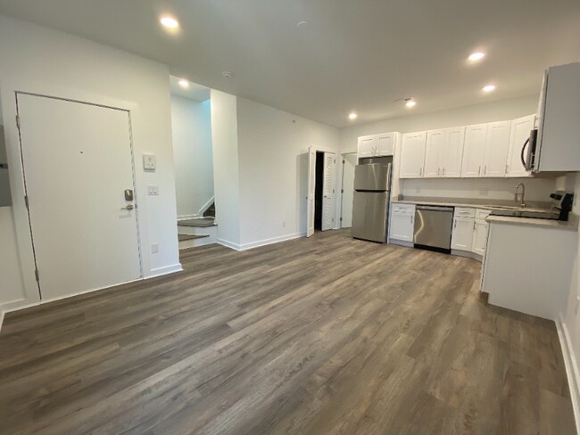 Building Photo - 2020 N 22nd St