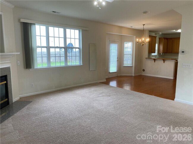 Foto del edificio - 17332 Newlands Corner Ln
