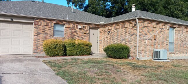 Foto del edificio - 3200 Foxboro Dr