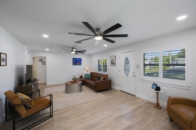 Foto del edificio - 702 Gray St S