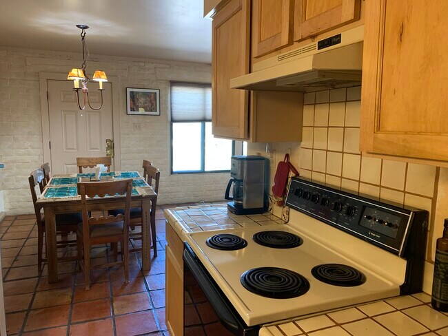 kitchen - 320 Artist Rd