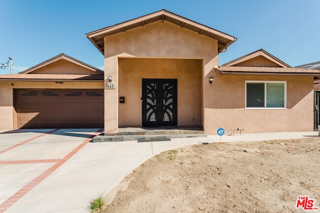 Foto del edificio - 9047 Riderwood Dr