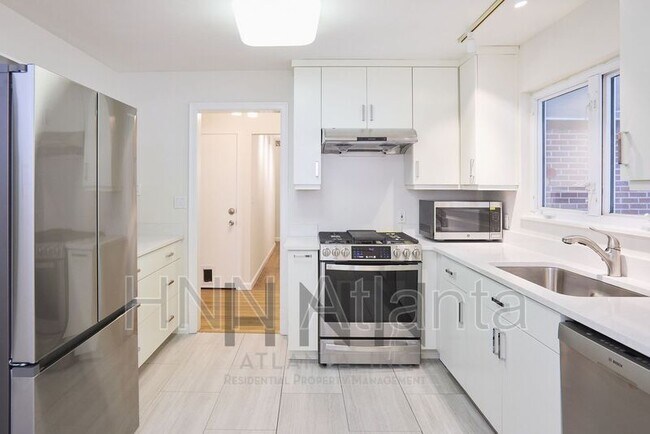 Building Photo - 1056 Emerson Ave SE