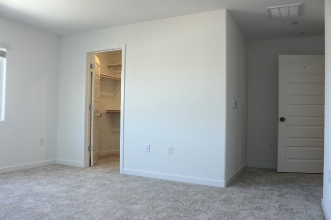 Building Photo - 12663 Snowy Owl Wy