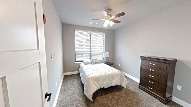 Foto del edificio - 3301 Fields S Dr