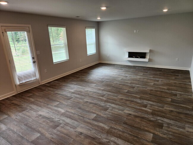 Building Photo - 1189 Bluecoat Cir
