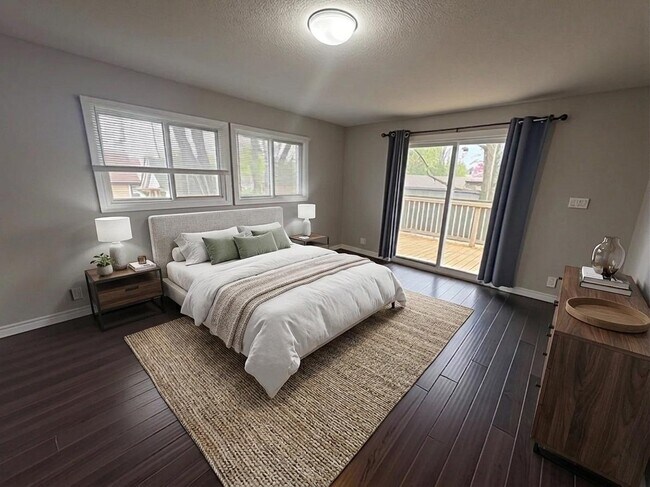 Photo du bâtiment - Spacious 3 Bed Main Floor on East Mountain