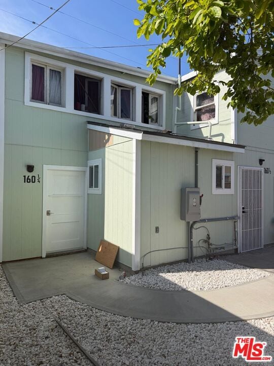 Building Photo - 160 W 59th St