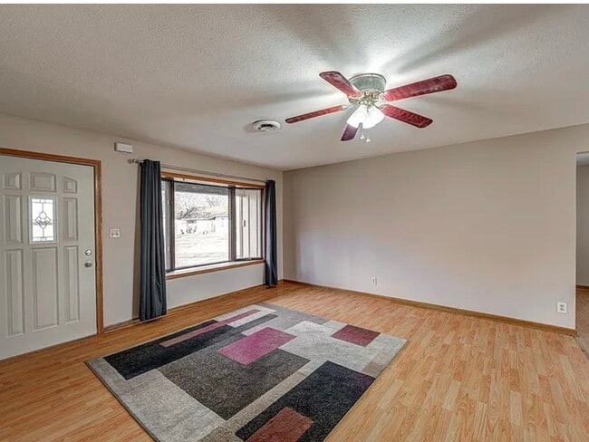 Living Room - 1009 Apache Dr
