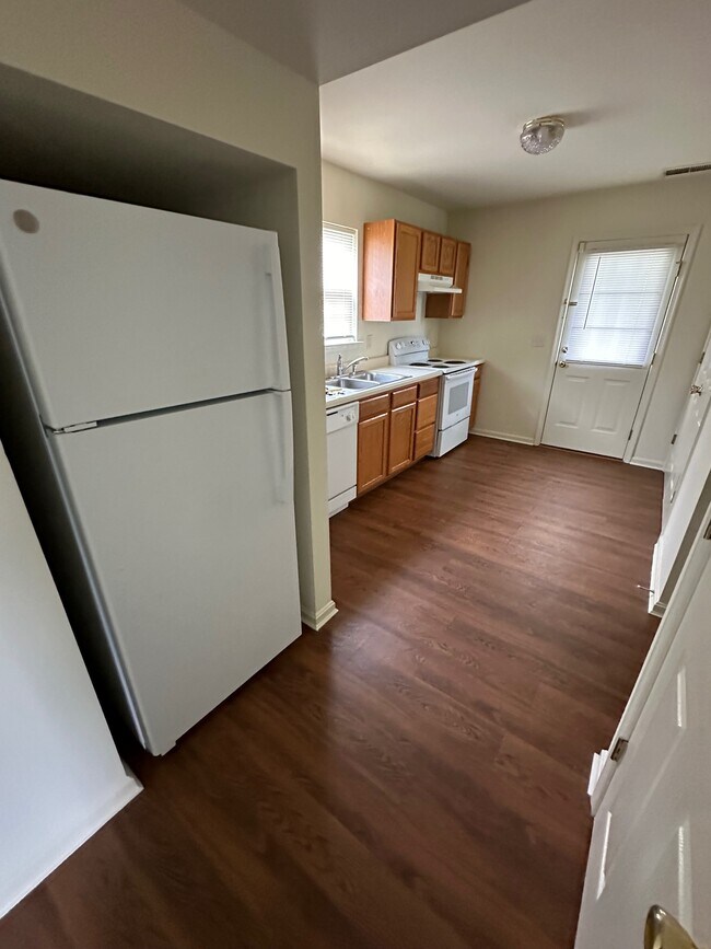 Foto del edificio - 319 Cedar Xing