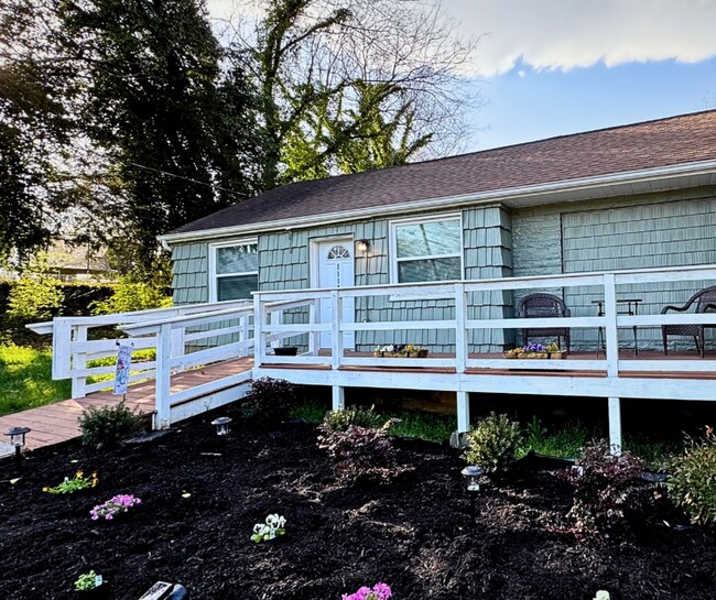 Foto del edificio - 1115 Henrietta Dr