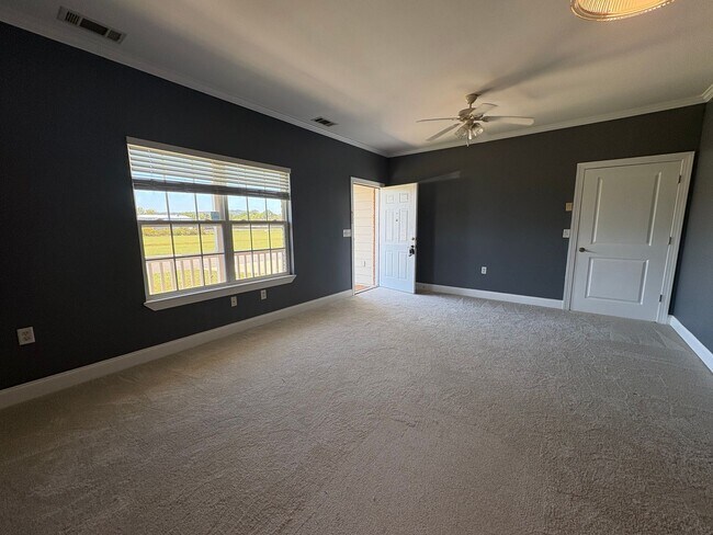 Foto del edificio - 2 bed, 1 bath unit for rent!