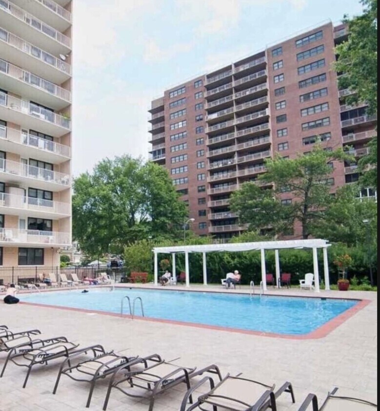 285 Aycrigg Ave Unit 7d, Passaic, NJ 07055 Condo for Rent in Passaic