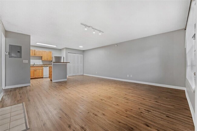 Foto del edificio - 370 Lake Placid Ct