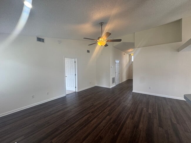 Building Photo - Available Now! FarmWay 3/2 Single-Family Home