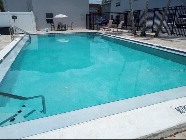 Foto del edificio - 5708 Townhouse Dr