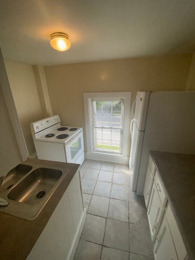 Kitchen - 40 State St