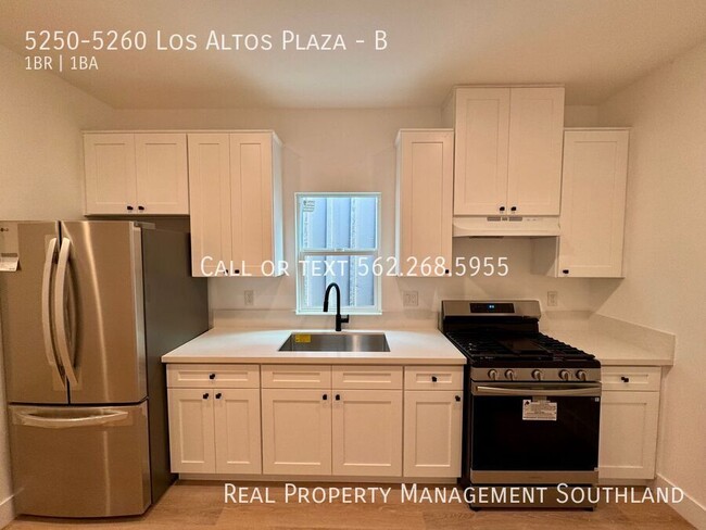 Building Photo - 5250-5260 Los Altos Plaza-B