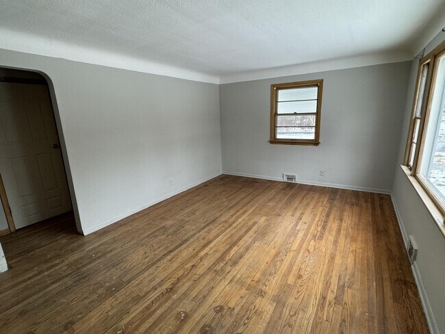 Foto del edificio - 9608 Rosewood Ave
