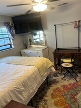 Building Photo - 5582 SE 42nd Ct