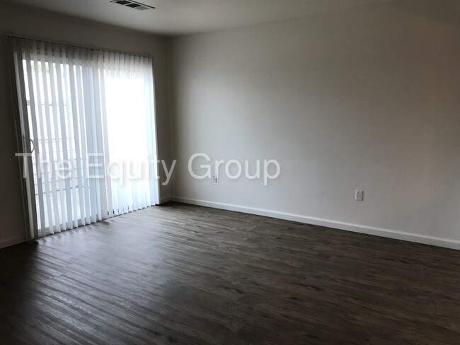 Building Photo - 431 N Park St