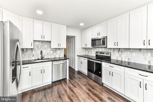 Building Photo - 1179 Dublin Pl
