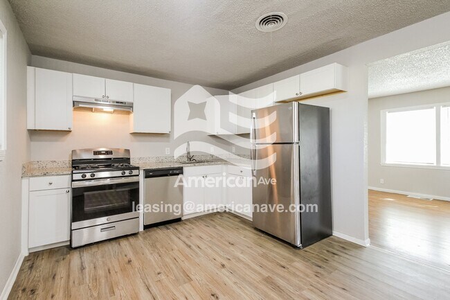 Foto del edificio - 875 E 53rd St N