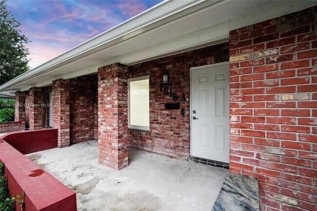 Foto del edificio - 7516 NW 44th Ct
