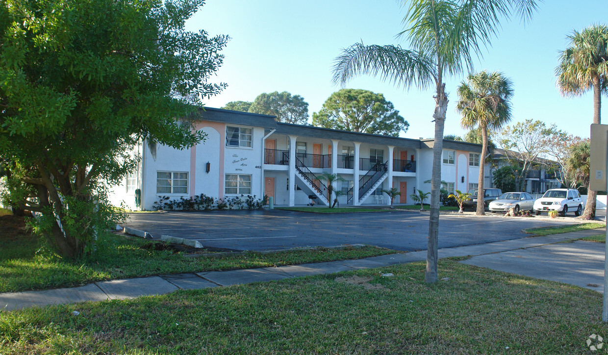 The Four Oaks - Apartments in Saint Petersburg, FL | Apartments.com