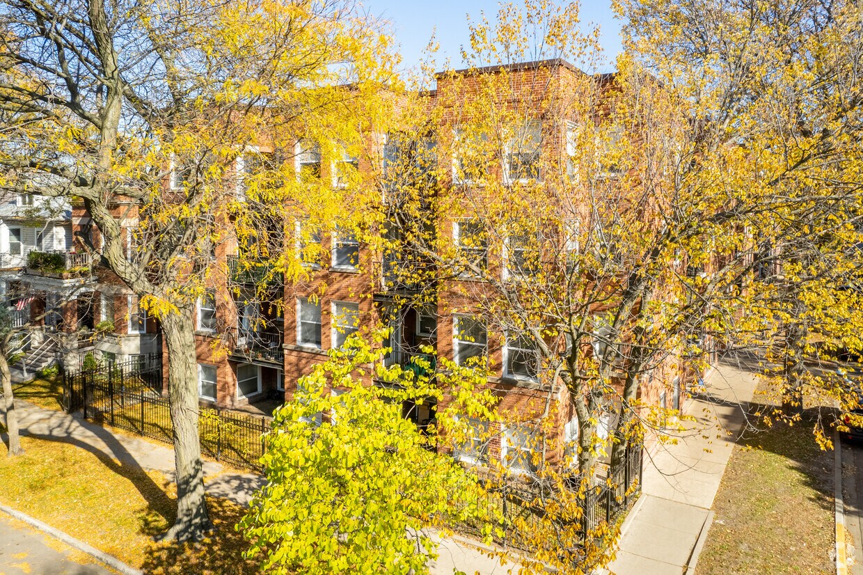 Building Photo - 2520 W Leland Ave