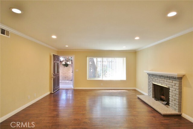 Building Photo - 1005 S Olive Ave