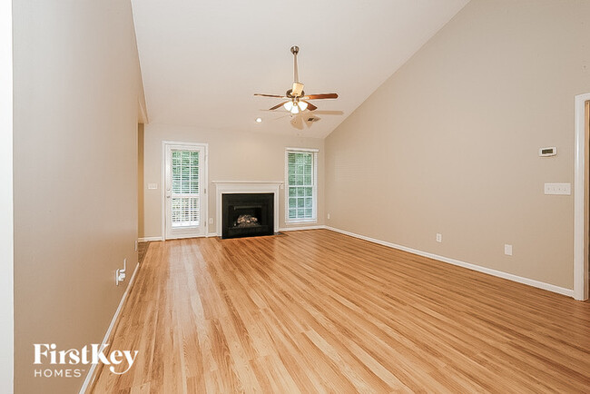 Foto del edificio - 3306 Winburn Dr