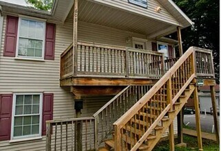 Building Photo - 608 Clay Ln