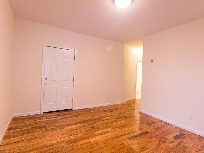 Foto del edificio - 634 Court St