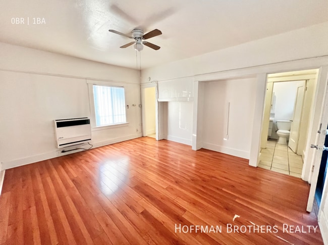 Building Photo - 324 E Esther St