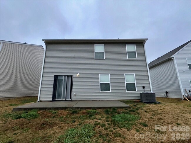 Foto del edificio - 8128 Derby Wood Ln