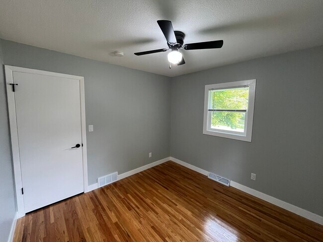 Foto del edificio - 2430 24th St NW