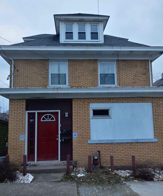 Building Photo - 116 N 5th St