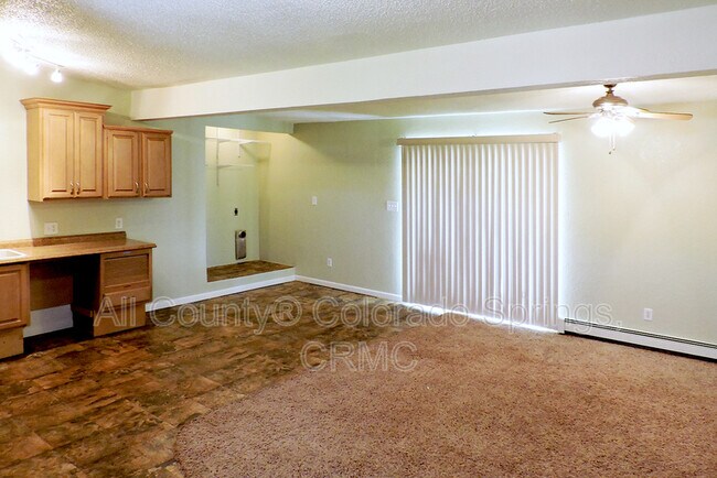 Foto del edificio - 220 W Alabama Ave