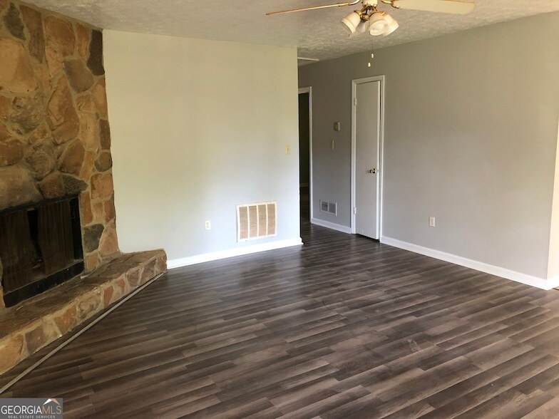 Foto del edificio - 2600 Park Ridge Dr