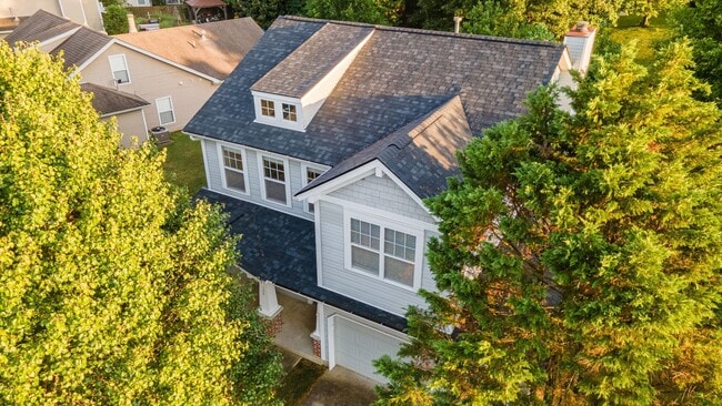 Building Photo - **BE THE LUCKY ONE TO LIVE IN THIS UPDATED NASHVILLE/ BELLEVUE HOME**