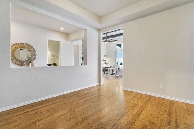 Building Photo - 5 Bed 5 Bath in Flying Horse!!