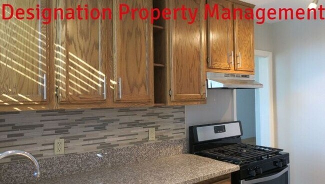Building Photo - 2 Br 1 Ba North Glendale w/ garage