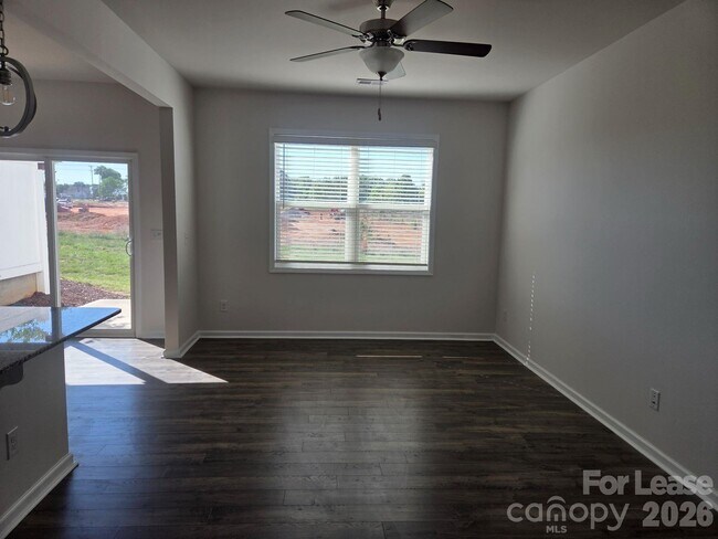 Foto del edificio - 8185 Sheffield Dr.