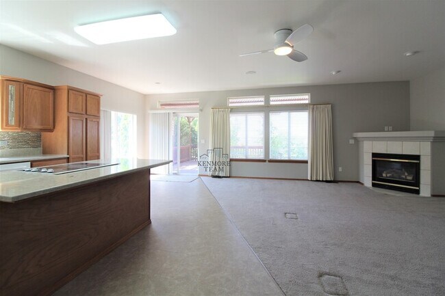 Building Photo - 2665 Maidstone St