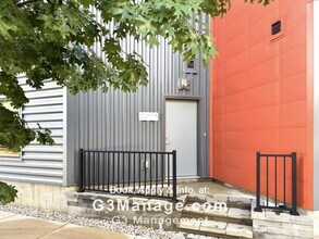 Building Photo - 293 N 2nd St