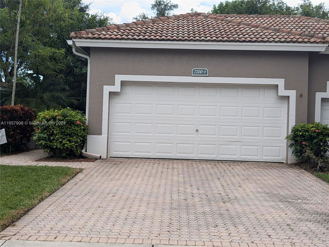 Foto principal - 7700 S Aragon Blvd